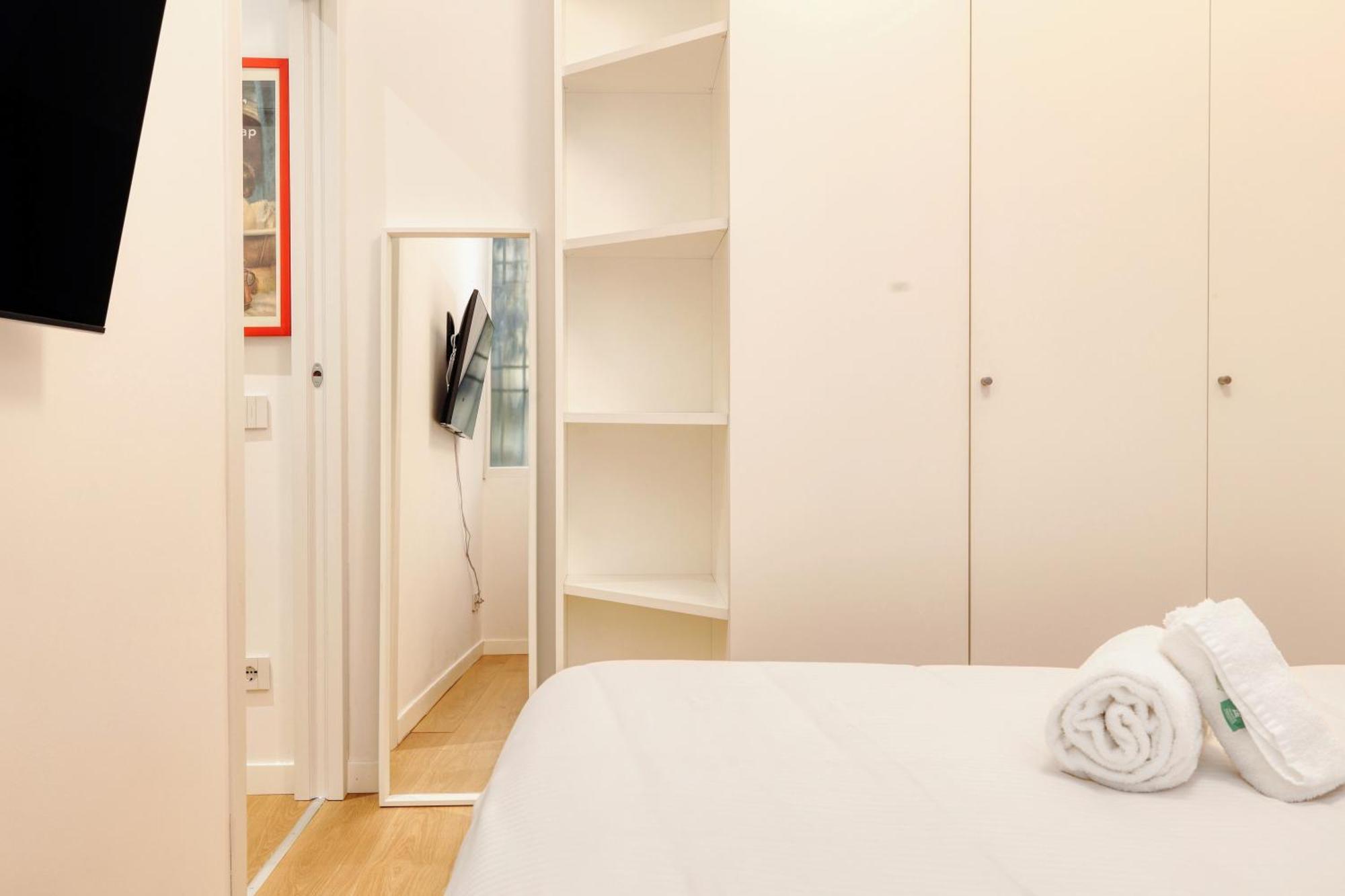 Apartment Joivy Cute 1br Flat Near The Centre Mailand